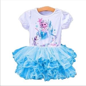 Elsa dress full of fluff